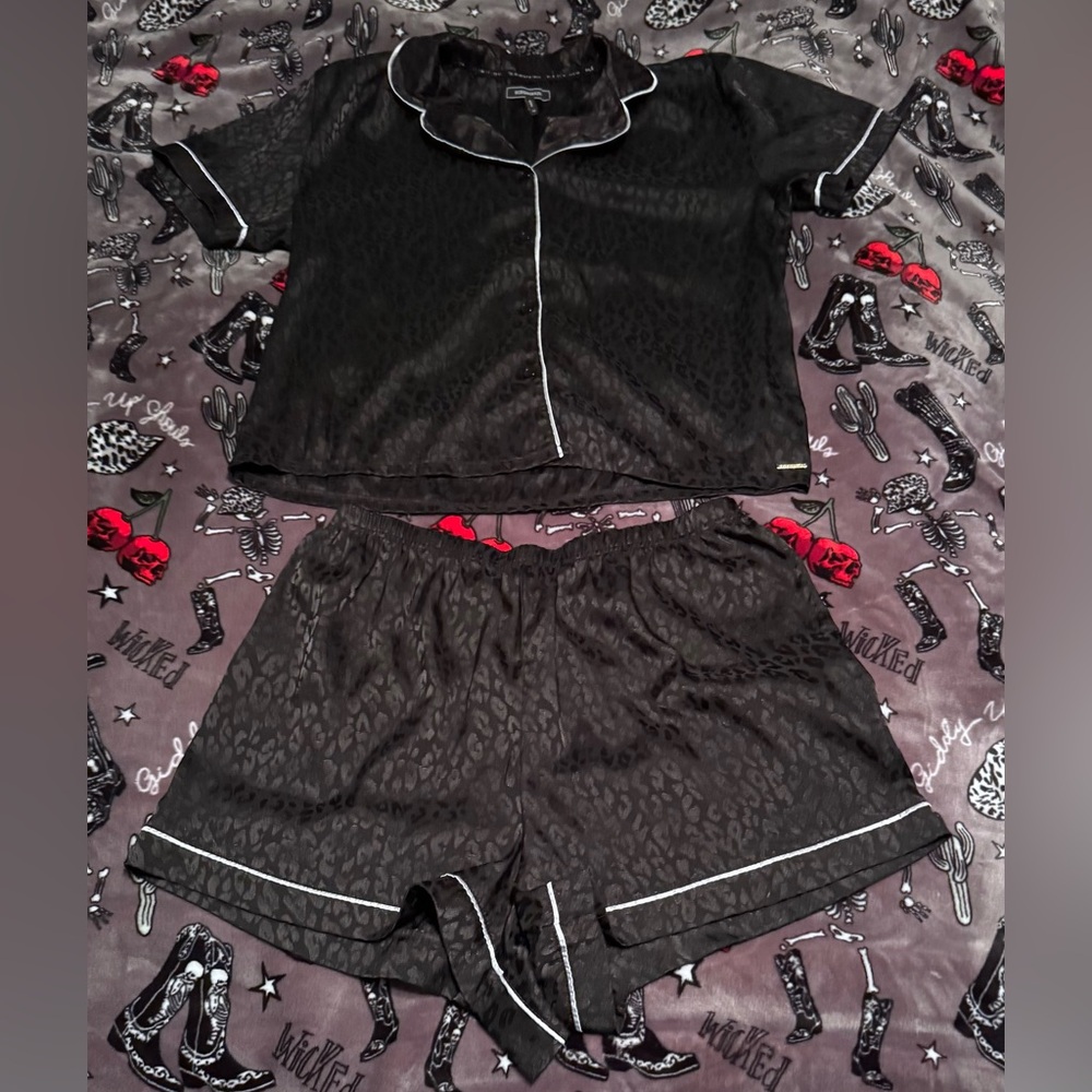 BCBMAXAZRIA satin pajama set